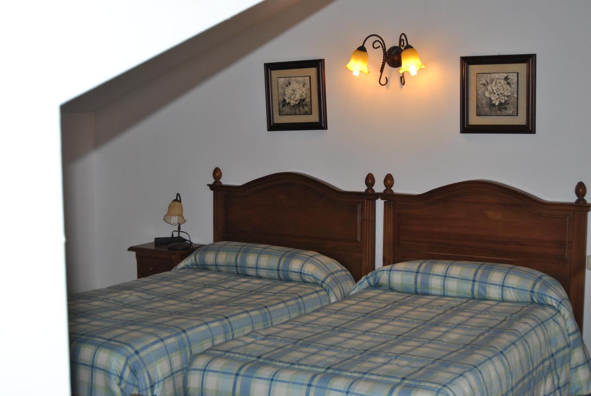 Hostal Rural Amador Puente de Vadillos Habitación foto