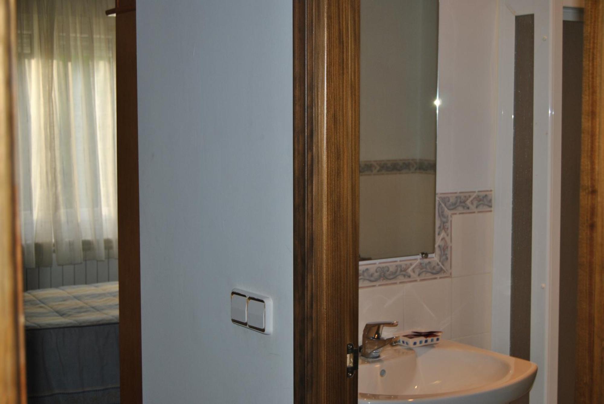Hostal Rural Amador Puente de Vadillos Habitación foto